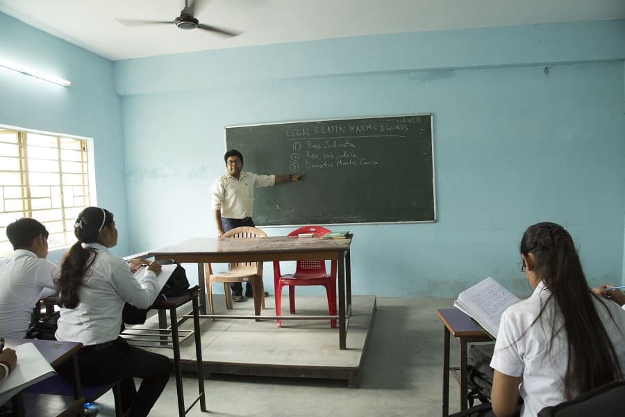 Kingston Law College Kolkata Classrooms photo 3